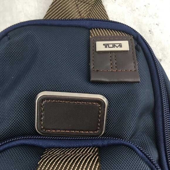 TUMI SLING BAG In blue - Picture 2 of 13